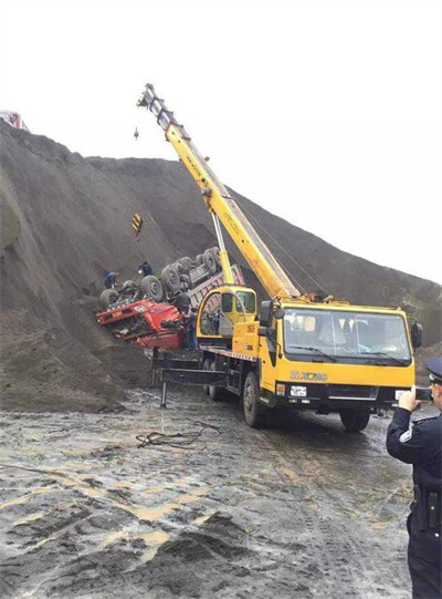 兴安盟上犹道路救援